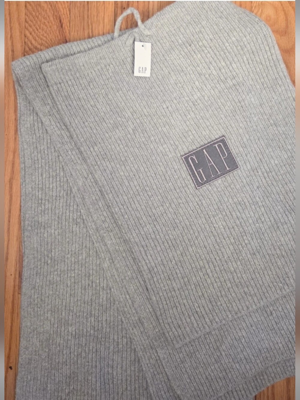 GAP 2pc Scarf & Cowel Tube Neck Warmer Set NEW NWT GRAY polyester Knit One Size